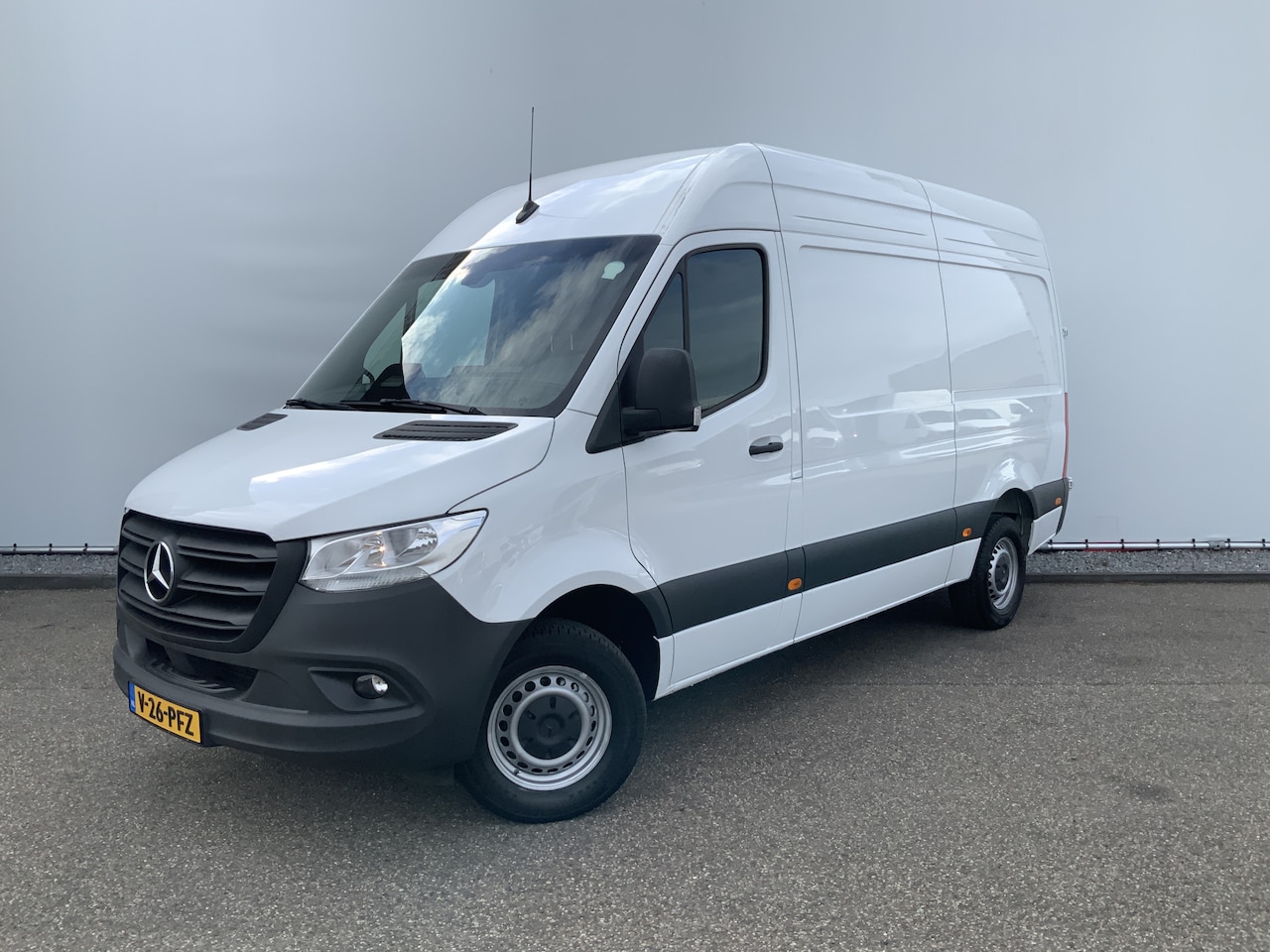 Mercedes-Benz Sprinter - 317 1.9 CDI L2H2 Automaat 3 Zits Airco Camera Cruise Opstap Navi Euro 6 - AutoWereld.nl