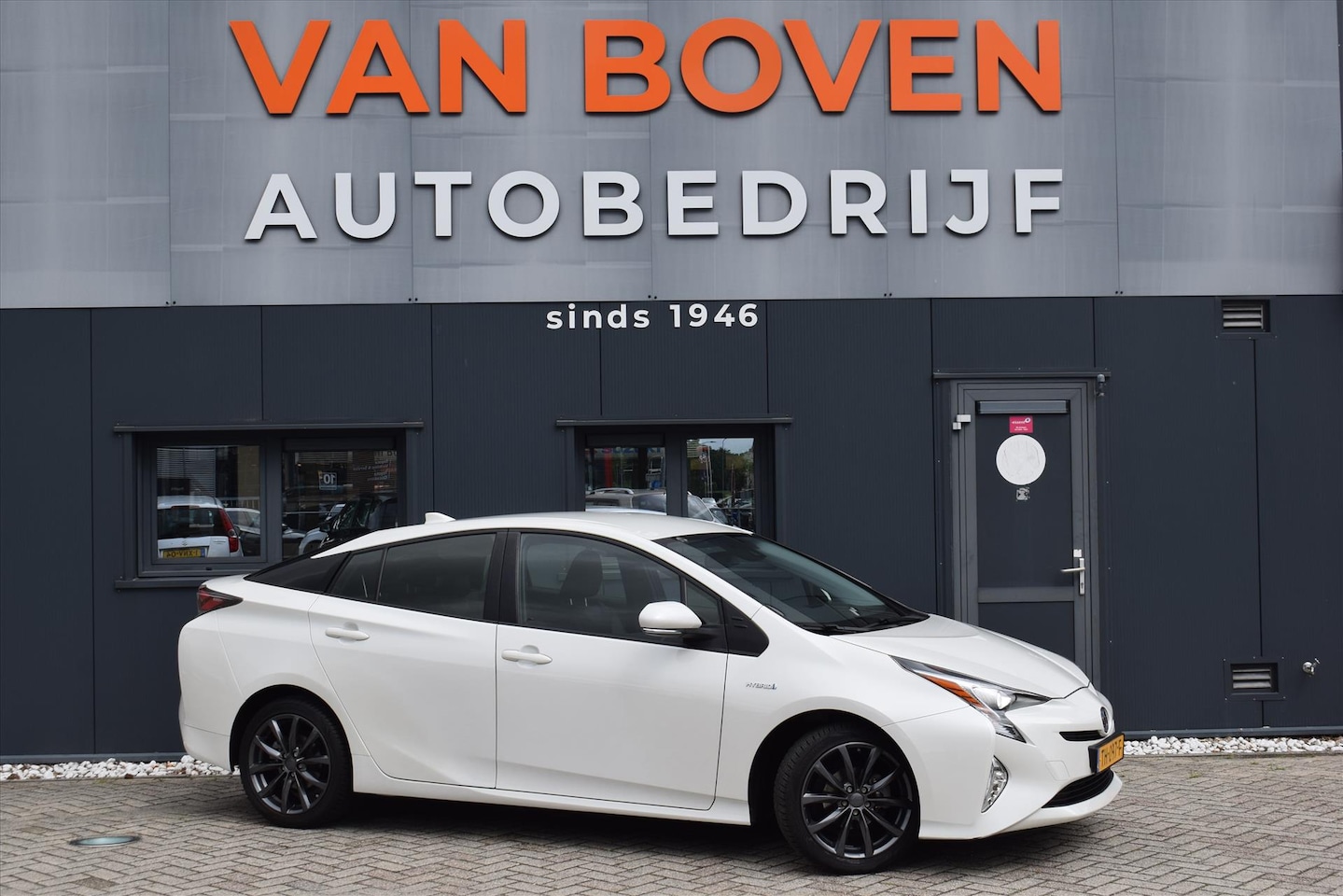 Toyota Prius - 1.8 Full Hybrid 122PK Aut Black Edition - AutoWereld.nl