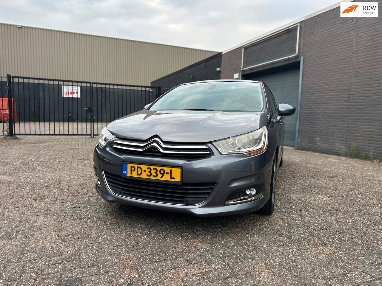 Citroën C4 - 1.6 THP Exclusive EGS Aut. Clima Cruise Navi Pano Message stoelen. PDC Trekhaak. - AutoWereld.nl