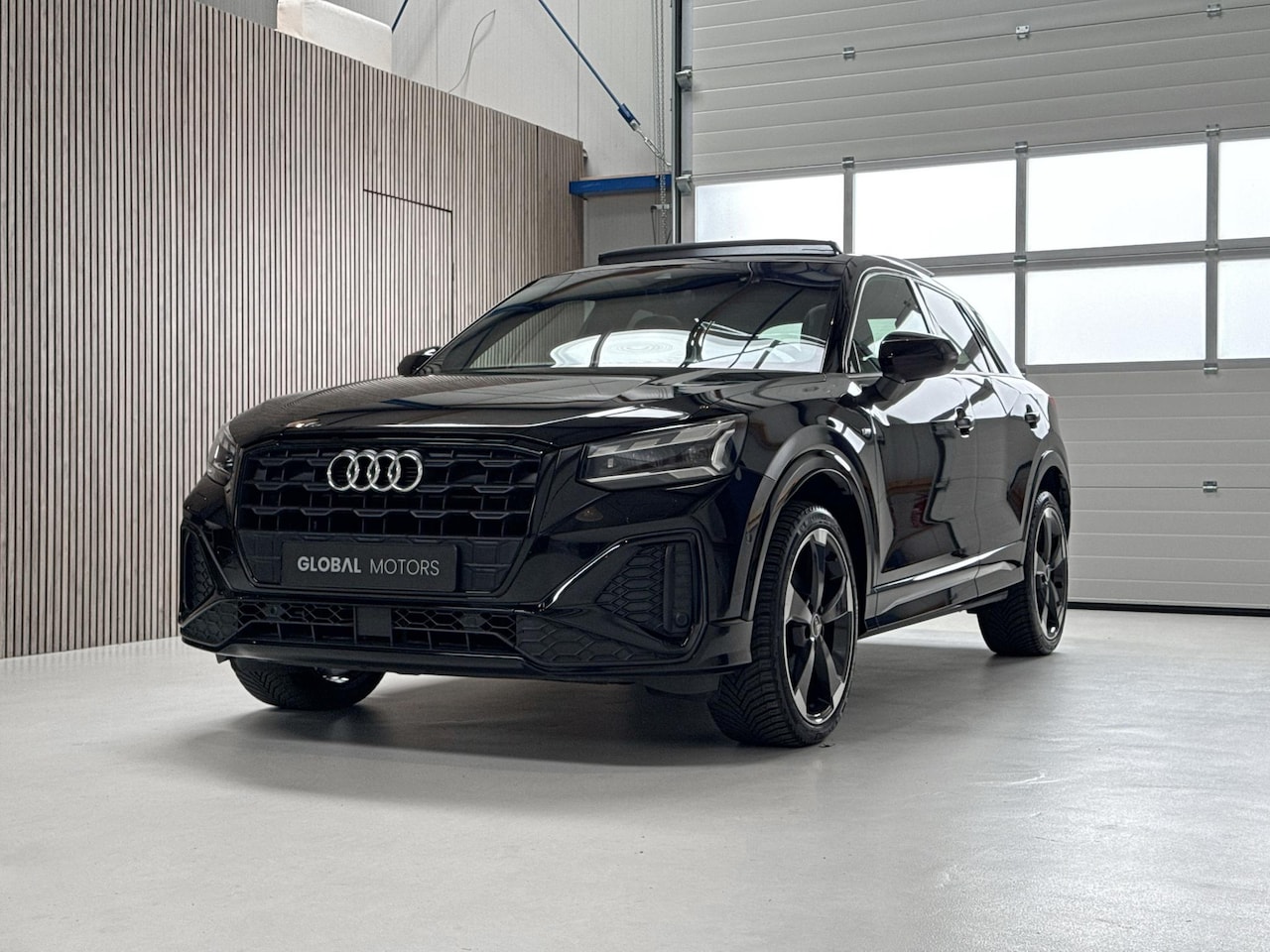 Audi Q2 - 35 TFSI S Edition 150PK - PANORAMADAK - AUTOMAAT - SFEERVERLICHTING - ZWART OPTIEK - KEYLE - AutoWereld.nl