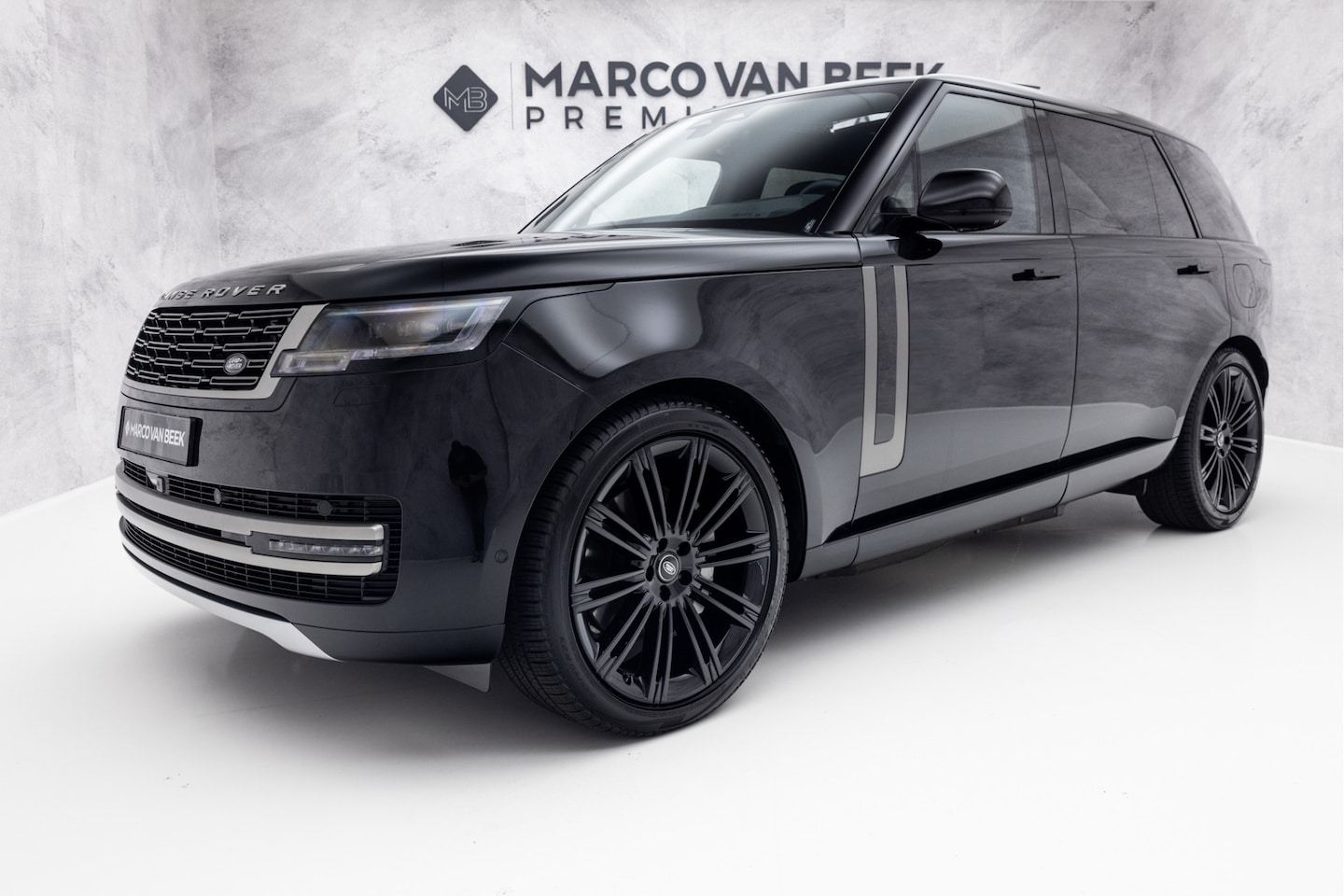 Land Rover Range Rover - 3.0 P460e LWB HSE PHEV | Massage | 23" | 4x El. Stoel - AutoWereld.nl