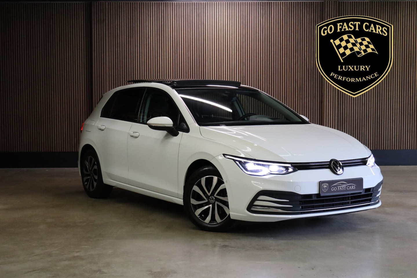 Volkswagen Golf - 2.0 TDI Active |Pano|IQ Light|Stoel verw.|360 cam|Apple carplay|2022|HeadUp|Keyless|Trekha - AutoWereld.nl