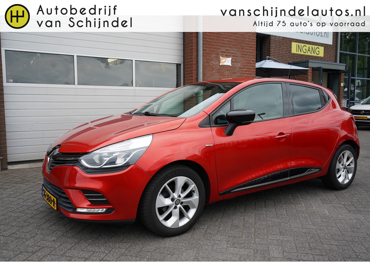 Renault Clio - 0.9 TCE LIMITED LUXE 5 DEURS NAVI ECC AIRCO CRUISECONTROL KEYLESS PRIVACYGLAS PARKEERSENSO - AutoWereld.nl