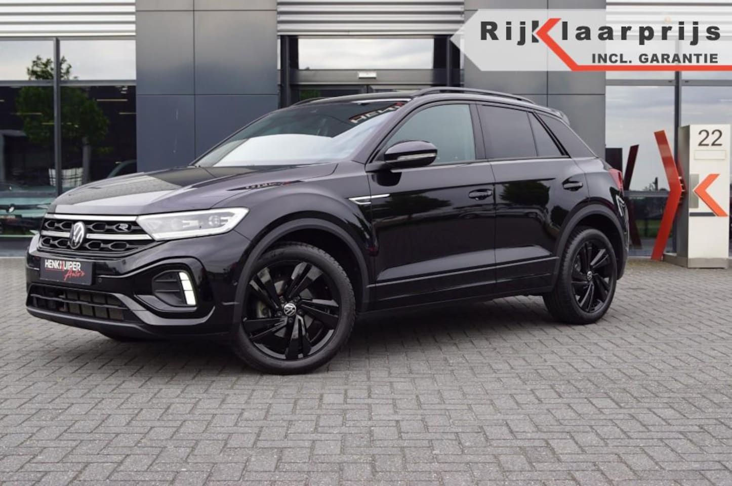 Volkswagen T-Roc - 1.5 TSI DSG R-Line Black / IQ LED / Camera / Trekhaak afnb./Navi/ App-connect - AutoWereld.nl