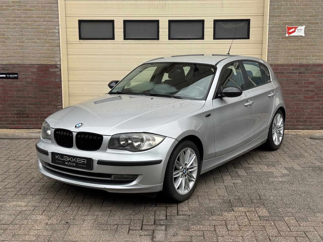 BMW 1-serie - 118i Business Line Automaat|Carplay|NWE distributieketting etc. - AutoWereld.nl