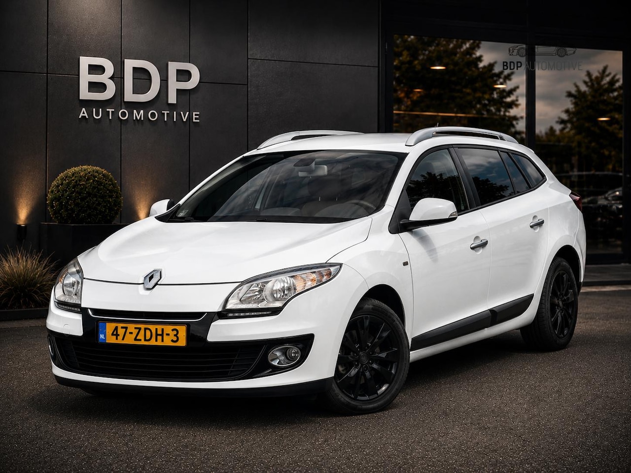 Renault Mégane Estate - 1.5 dCi Expression Navi | Cruise | 11-10-2026 apk - AutoWereld.nl