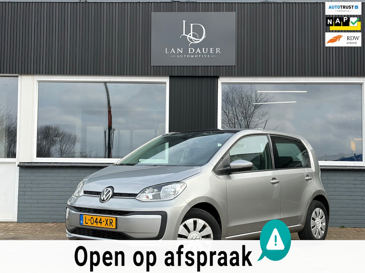 Volkswagen Up! - 1.0 / Airco / Zwartdakje / 2021 - AutoWereld.nl