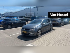 Volkswagen Polo - 1.2 TSI Comfortline Business R Automaat | Cruise control | Airco | Apple carplay | Parkeer