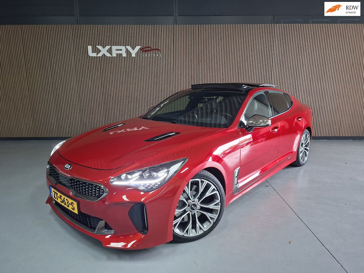 Kia Stinger - 2.0 T-GDI GT-Line | Clima | Navi | Pano | Cruise | Camera | Stuur & Stoelverwarming | - AutoWereld.nl