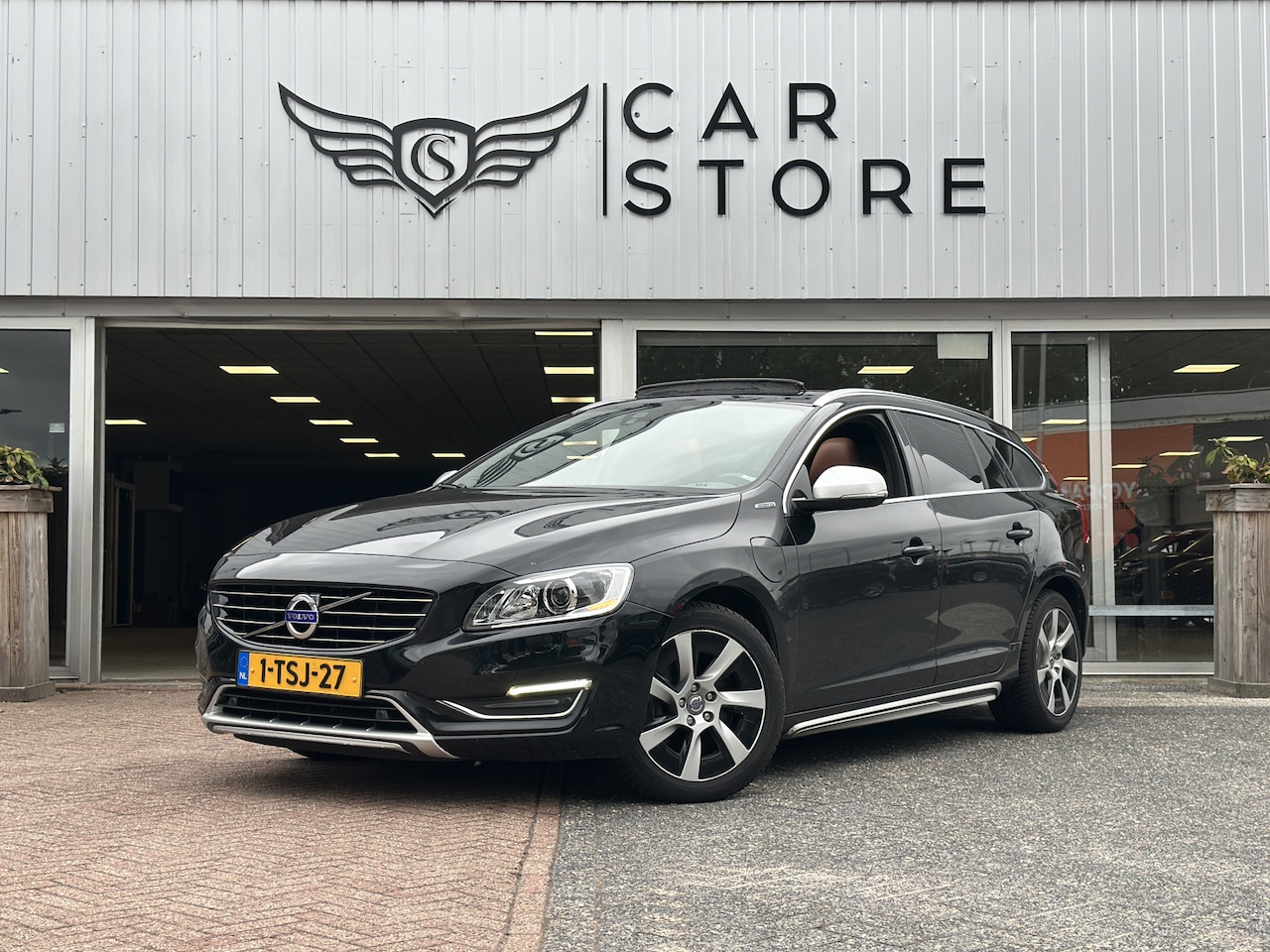 Volvo V60 - 2.4 D6 AWD Plug-In Hybrid Summum |PANO|CAMERA|LEDER|MEMORY|CLIMA|STOEL VWM|CRUISE - AutoWereld.nl