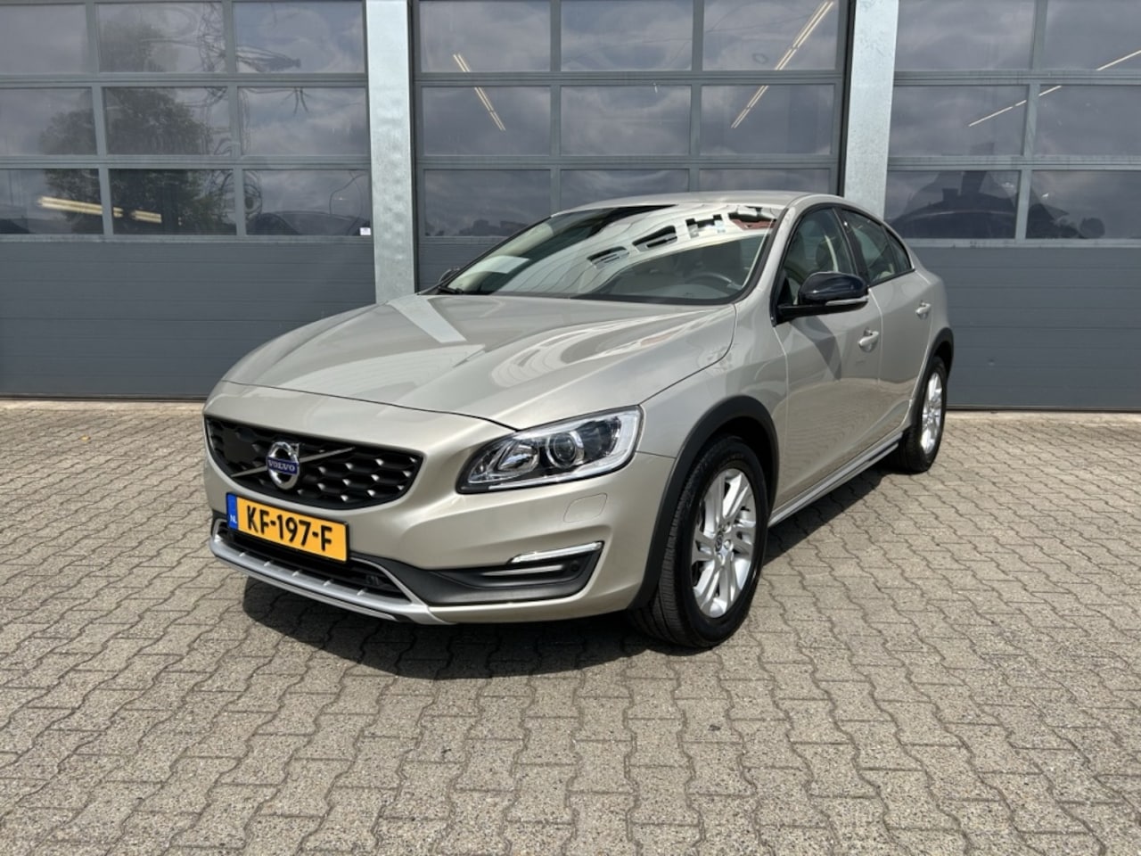 Volvo S60 Cross Country - T5 245PK AWD Geartronic Nordic+ - AutoWereld.nl