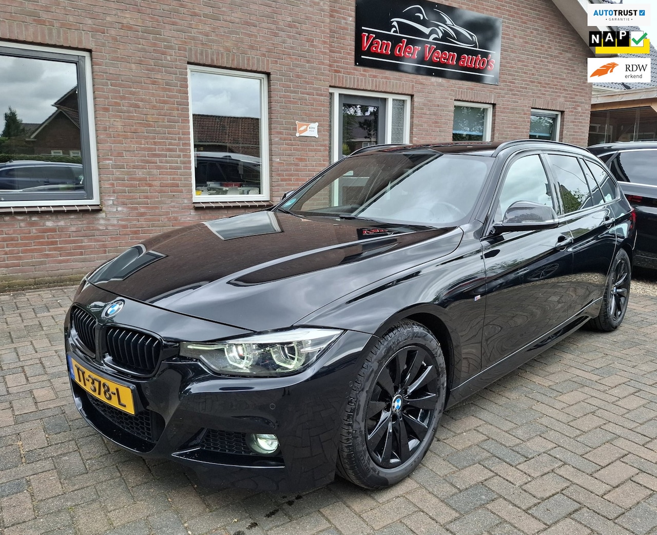 BMW 3-serie Touring - 320i M Sport. O.a. carplay, leder, navi, camera, LED cruise, trekhaak. Dealer onderhouden. - AutoWereld.nl