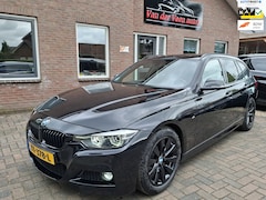 BMW 3-serie Touring - 320i M Sport. O.a. carplay, leder, navi, camera, LED cruise, trekhaak. Dealer onderhouden.
