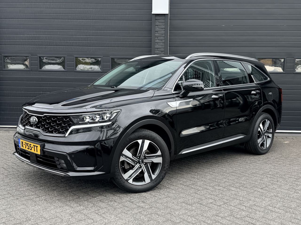 Kia Sorento - 1.6 T-GDI Plug-in Hybrid 4WD DynamicLine 7p. | Trekhaak | Camera | ACC | €35.900,- incl. B - AutoWereld.nl