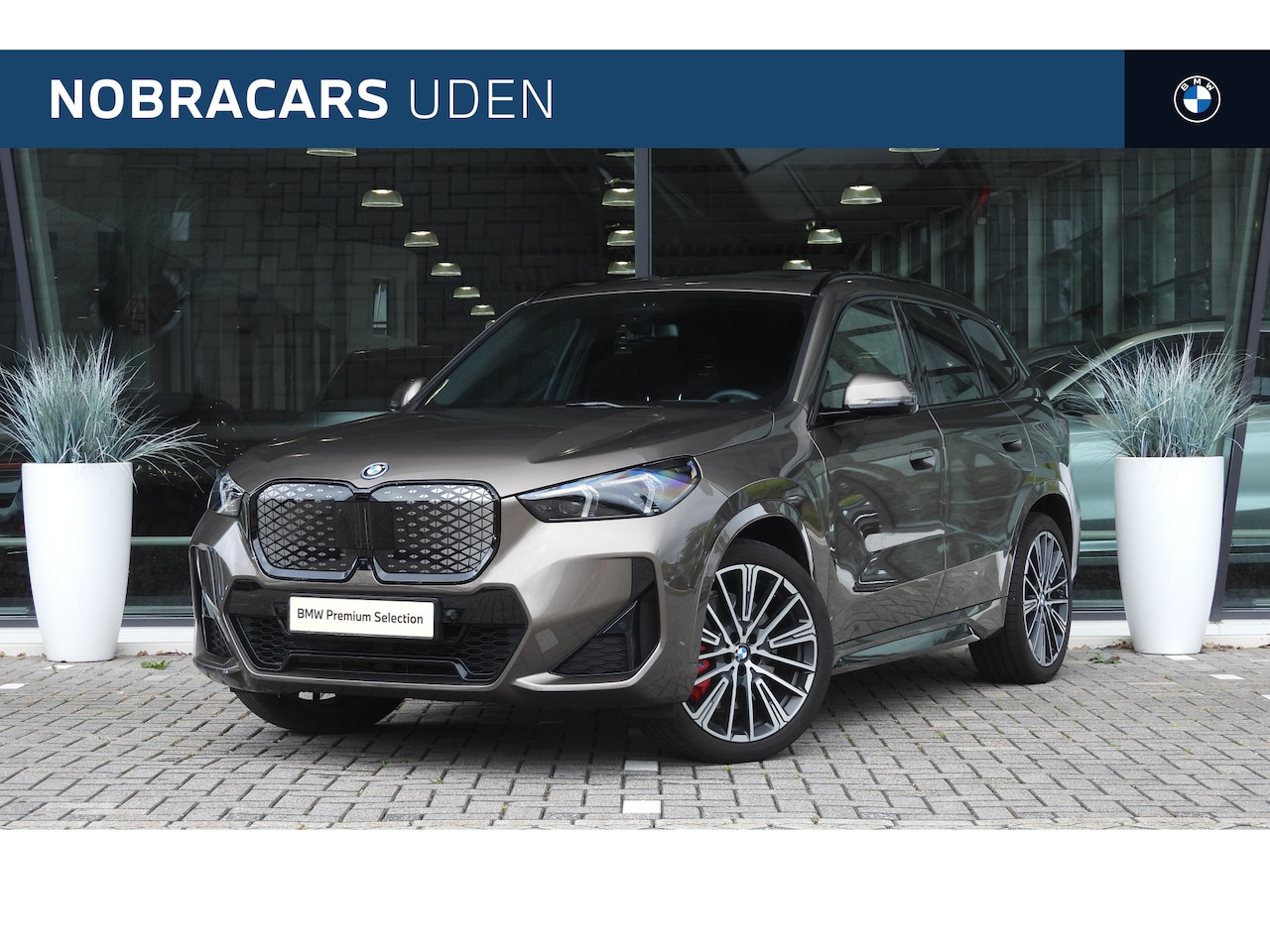 BMW iX1 - eDrive20 M Sport / Panoramadak / Sportstoelen / Comfort Access / Head-Up / Harman-Kardon / - AutoWereld.nl