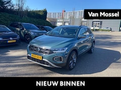 Volkswagen T-Roc - 1.0 TSI Life Edition | 116 PK | Trekhaak Afneembaar | Parkeer sensoren voor en achter | Pa