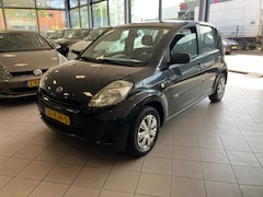 Daihatsu Sirion 2 - 1.0-12V Premium AIRCO APK 11-27 BJ 2010