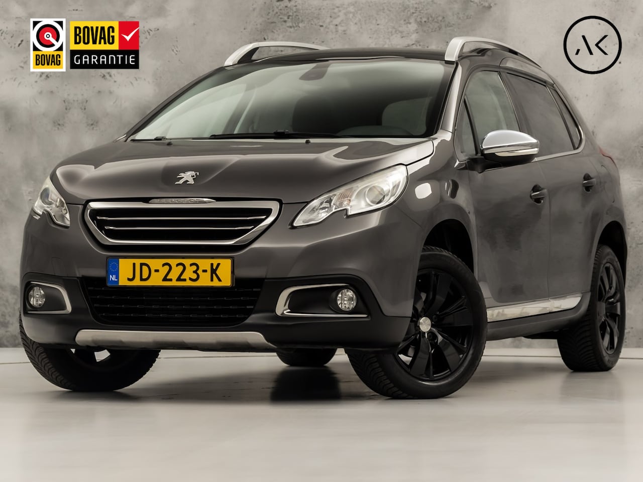 Peugeot 2008 - 1.2 PureTech Allure Sport Pack Automaat (PANORAMADAK, NAVIGATIE, CLIMATE, LEDER, LM VELGEN - AutoWereld.nl