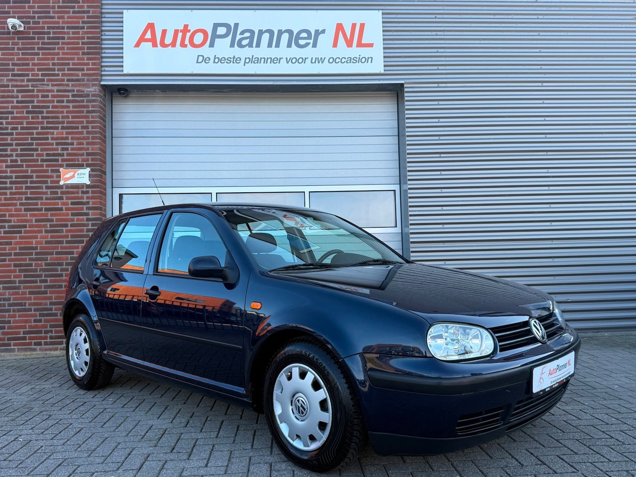 Volkswagen Golf - IV 1.6! 5-Drs! Automaat! Airco! Lage kmstand! - AutoWereld.nl