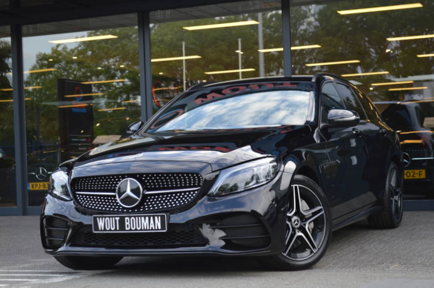 Mercedes-Benz C-klasse Estate - 300 e AMG Multibeam Leder Virtual Sfeer Camera CarPlay Pdc - AutoWereld.nl