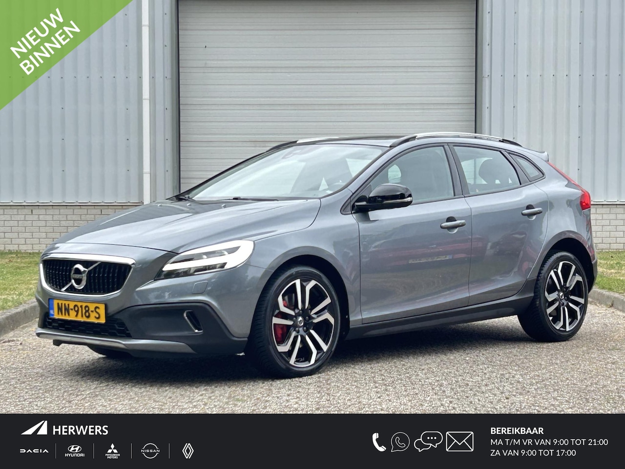 Volvo V40 Cross Country - 2.0 T3 Summum / Trekhaak / Achteruitrijcamera & sensoren achter / Stoelverwarming / Elektr - AutoWereld.nl