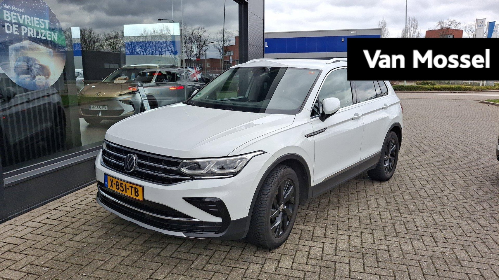 Volkswagen Tiguan - 1.5 TSI Elegance | 150 PK | Automaat | Apple Carplay / Android Auto | Navigatie | Climatr - AutoWereld.nl