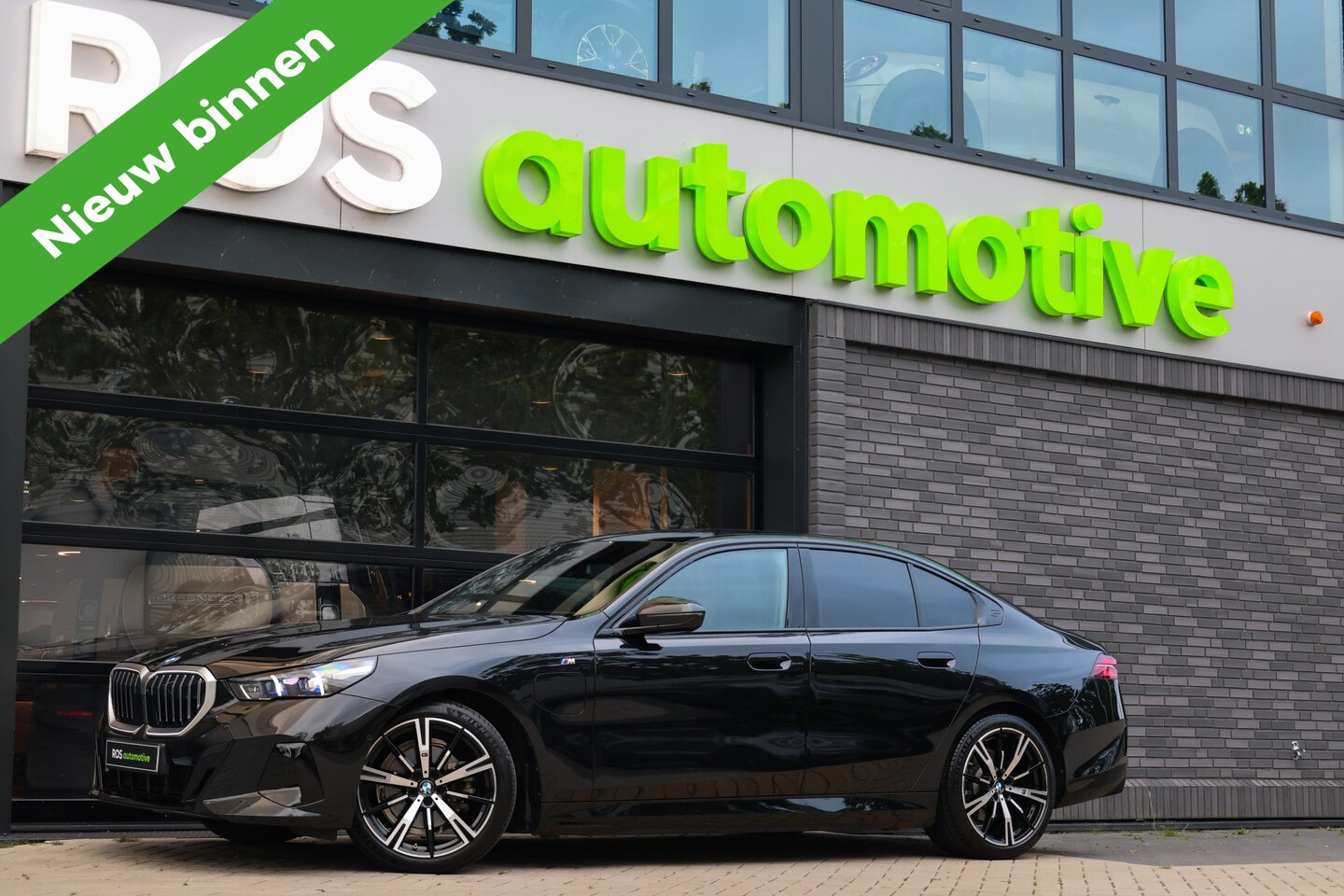 BMW 5-serie - 530e M-SPORT | BTW | PANO | STOELKOELING | MEMORY | H/K | STUURVERW | KEYLESS | - AutoWereld.nl
