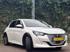 Peugeot e-208 - EV Allure 50 kWh| Warmtepomp | 11 kW 3-fasen | Navigatie | Camera | Draadloos laden |