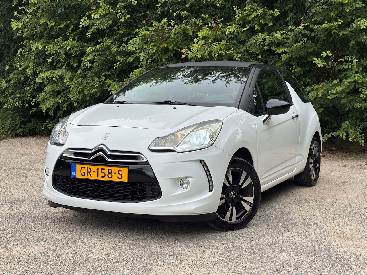 Citroën DS3 - 1.4 Chic | Airco + Cruise + Radio Nu € 2.450,-!!! - AutoWereld.nl