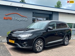 Mitsubishi Outlander - 2.0 150pk pano trekh 7p GARANTIE NL-auto