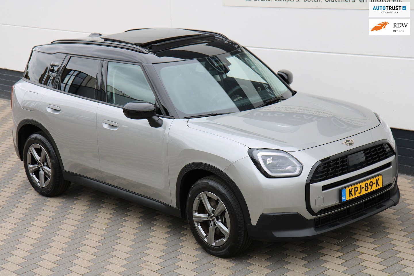 MINI Countryman - 1.5 C Favoured L Pano LED HUD Leder BTW !! - AutoWereld.nl