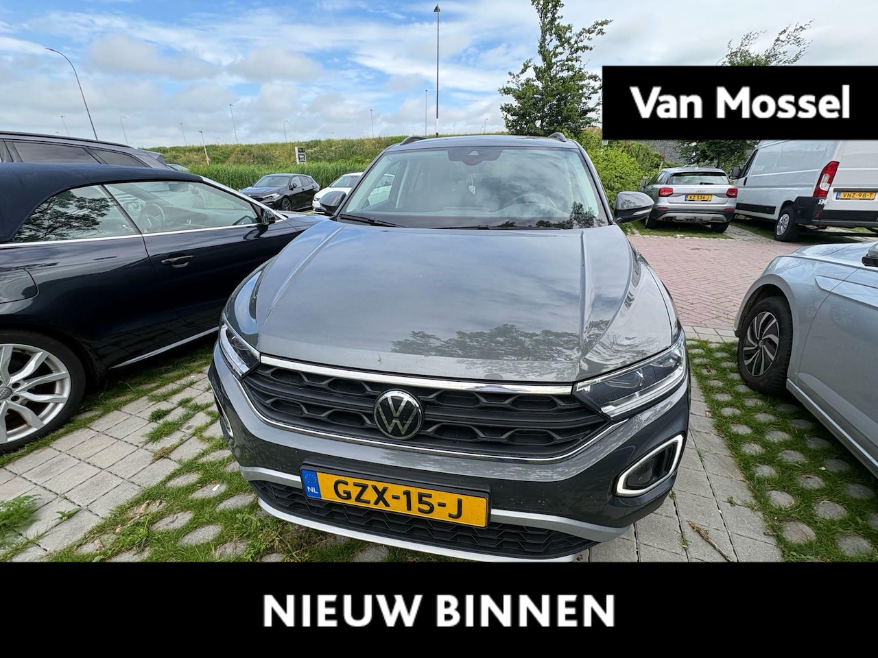 Volkswagen T-Roc - 1.0 TSI Oranje Edition 1.0 TSI Oranje Edition - AutoWereld.nl