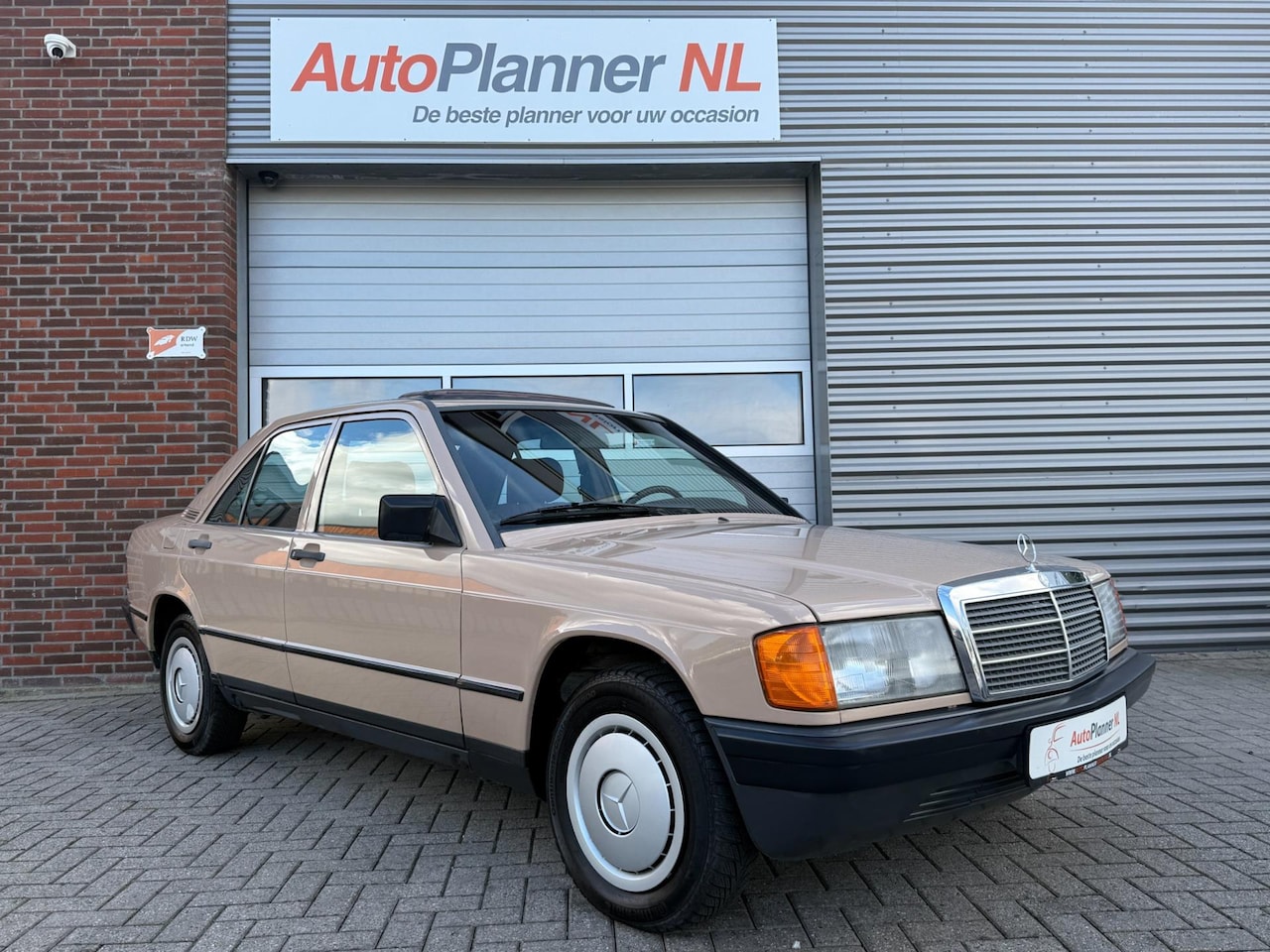 Mercedes-Benz 190-serie - 2.0! Belastingvrij! Schuifdak! - AutoWereld.nl
