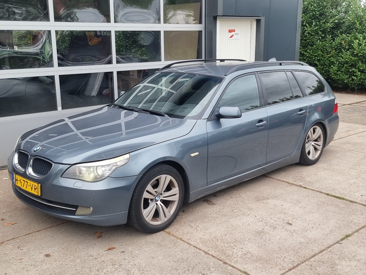 BMW 5-serie Touring - 520i Corporate Lease Executive Luchtvering defect! - AutoWereld.nl