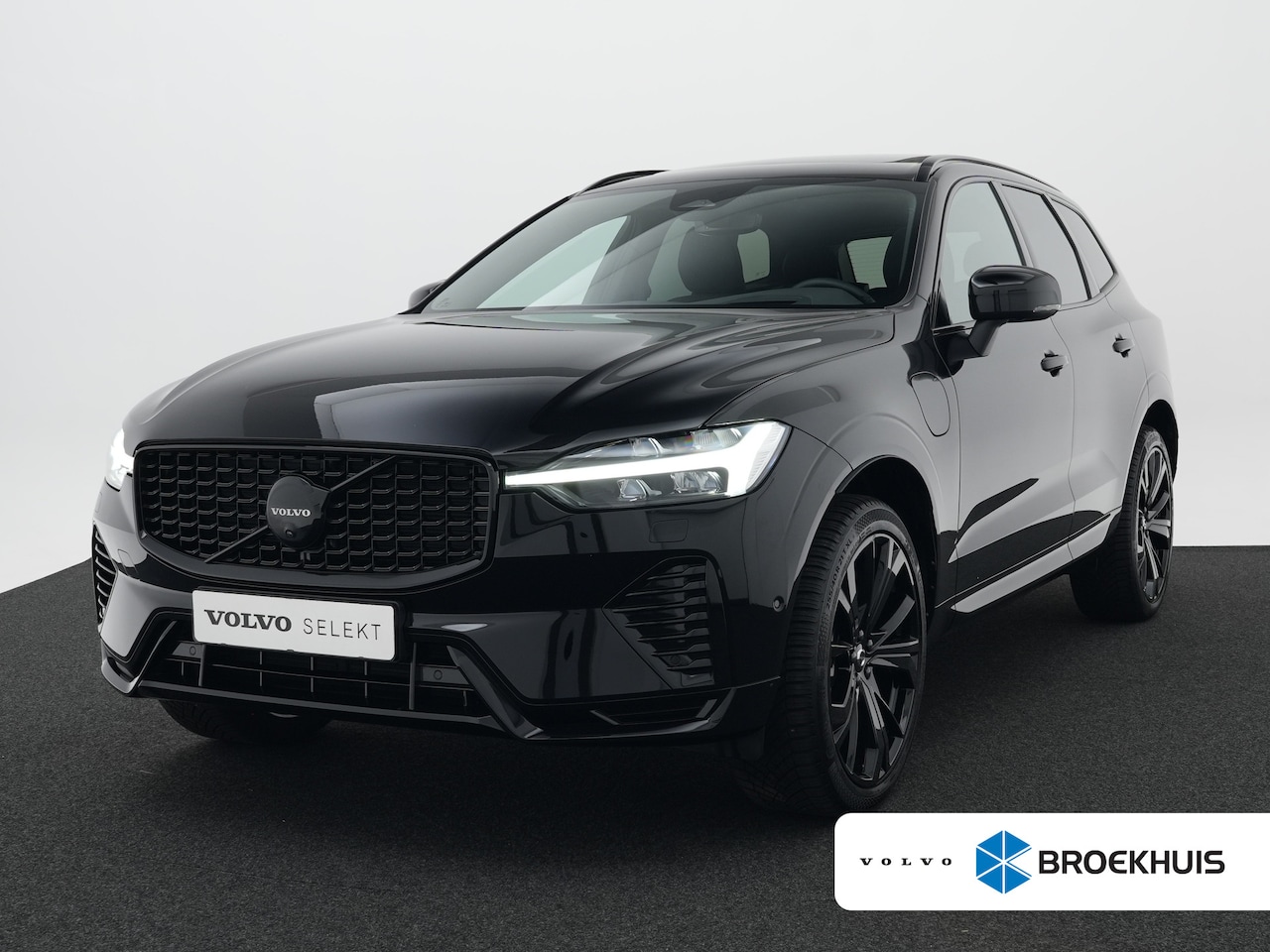Volvo XC60 - T6 Recharge Plus Black Edition | Head-Up | 360° Camera | Panoramadak | Trekhaak | Adaptive - AutoWereld.nl