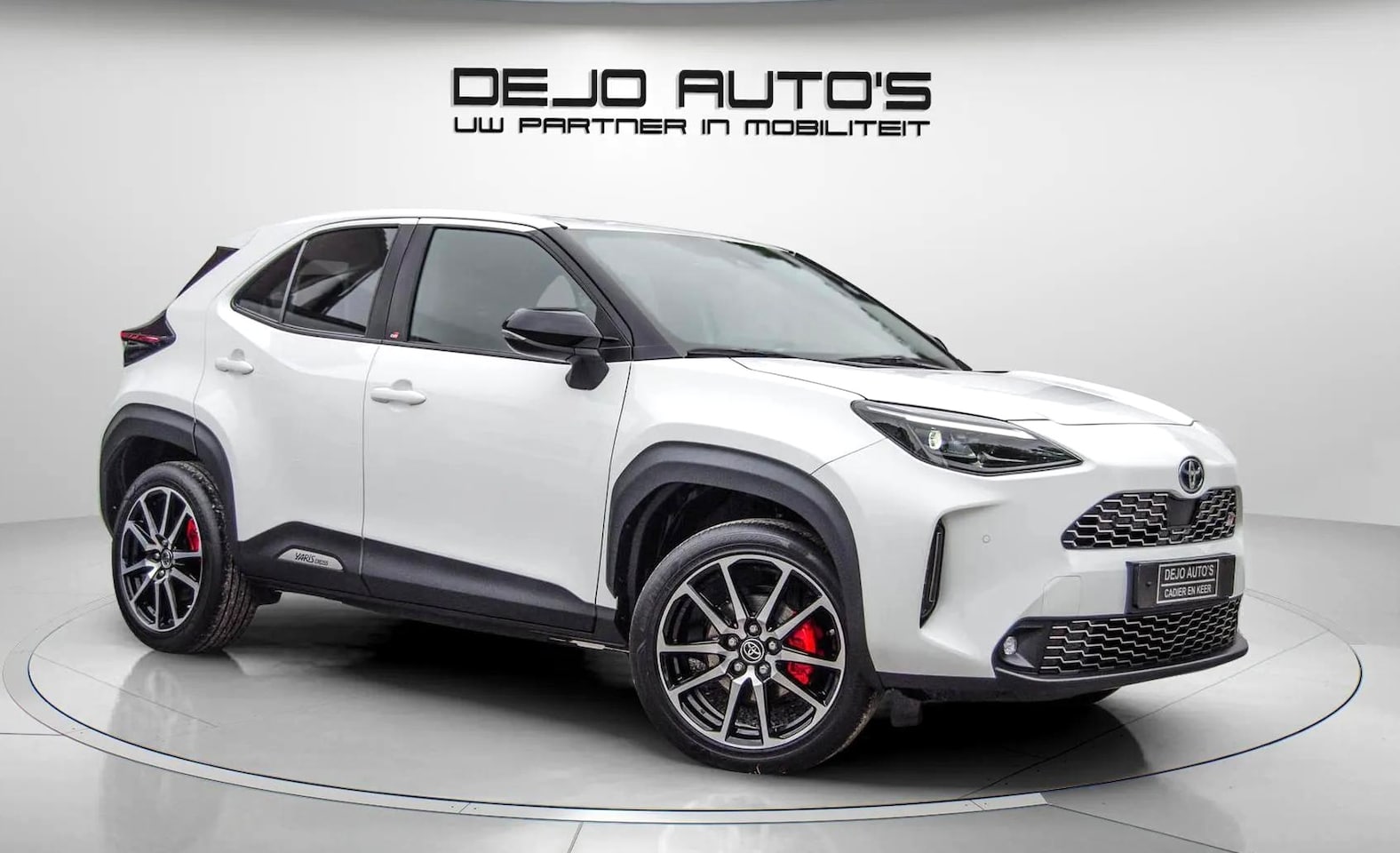 Toyota Yaris Cross - 1.5 HYBRID GR-SPORT NAVI HEAD-UP PDC V+A WINTER PACK 18INCH - AutoWereld.nl