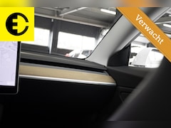 Tesla Model 3 - Long Range AWD 75 kWh | Pano dak | Trekhaak | Stoelverwarming