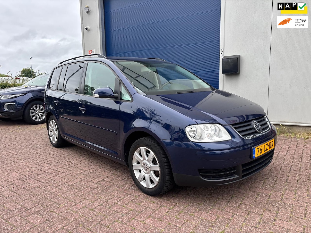 Volkswagen Touran - 1.6-16V FSI Trendline 1.6-16V FSI Trendline - AutoWereld.nl
