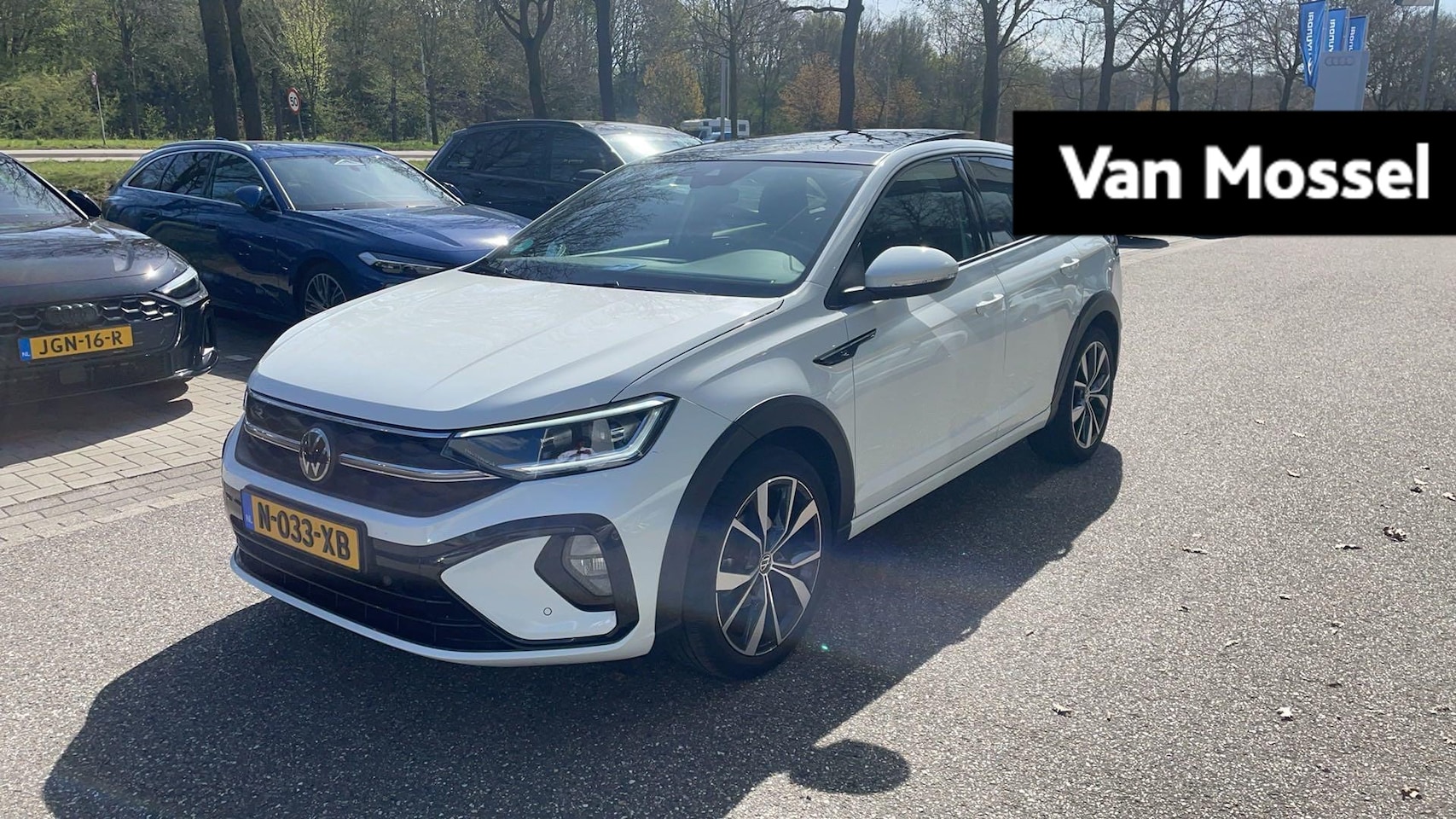 Volkswagen Taigo - 1.0 TSI R-Line | 110 PK | Automaat | Stoelverwarming | Panorama Dak | Apple Carplay / And - AutoWereld.nl
