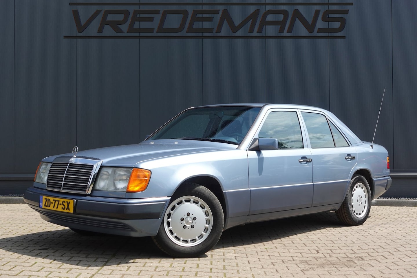 Mercedes-Benz 200-500 (W124) - 200 E AIRCO - AutoWereld.nl