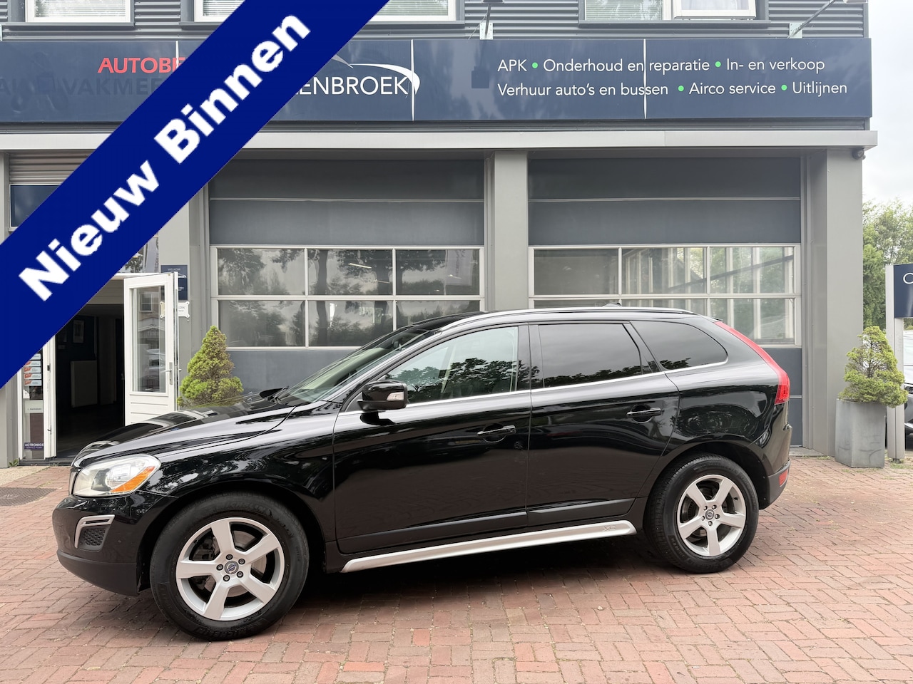 Volvo XC60 - 2.0 D3 Summum Bj 2010 164pk Automaat,18Inch,Trekhaak,Navi,Camera Hoge Zit Dealer onderhoud - AutoWereld.nl