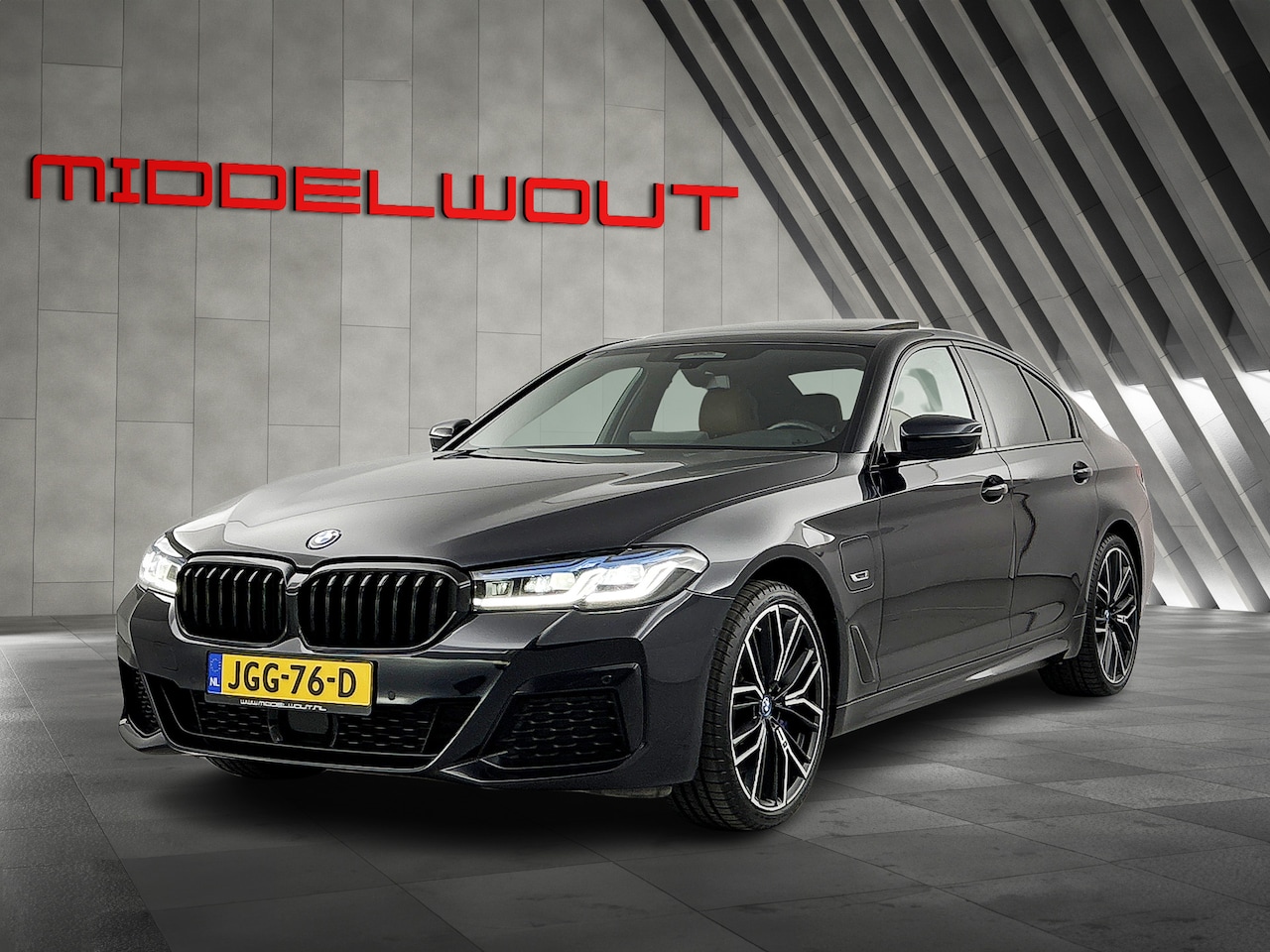BMW 5-serie - 545e xDrive M-Sport Schuif-/kanteldak/Adapt.Cruise/Laser/20'LMV - AutoWereld.nl