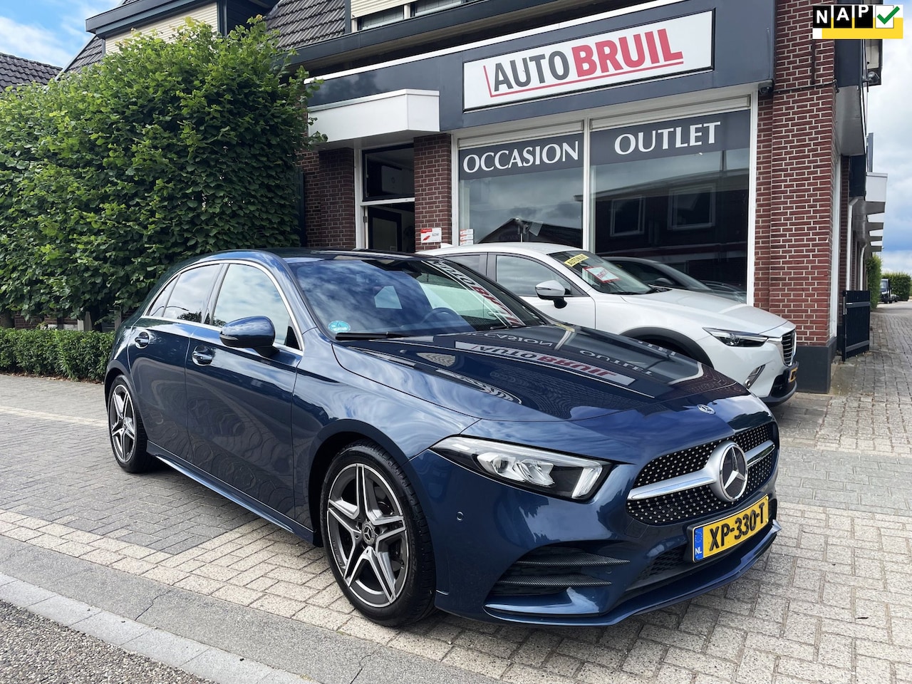 Mercedes-Benz A-klasse - 180 Business Solution AMG Aut.|NL-auto|Virual Cockp.|Carbon inleg|Navi|Camera|Super Sporti - AutoWereld.nl