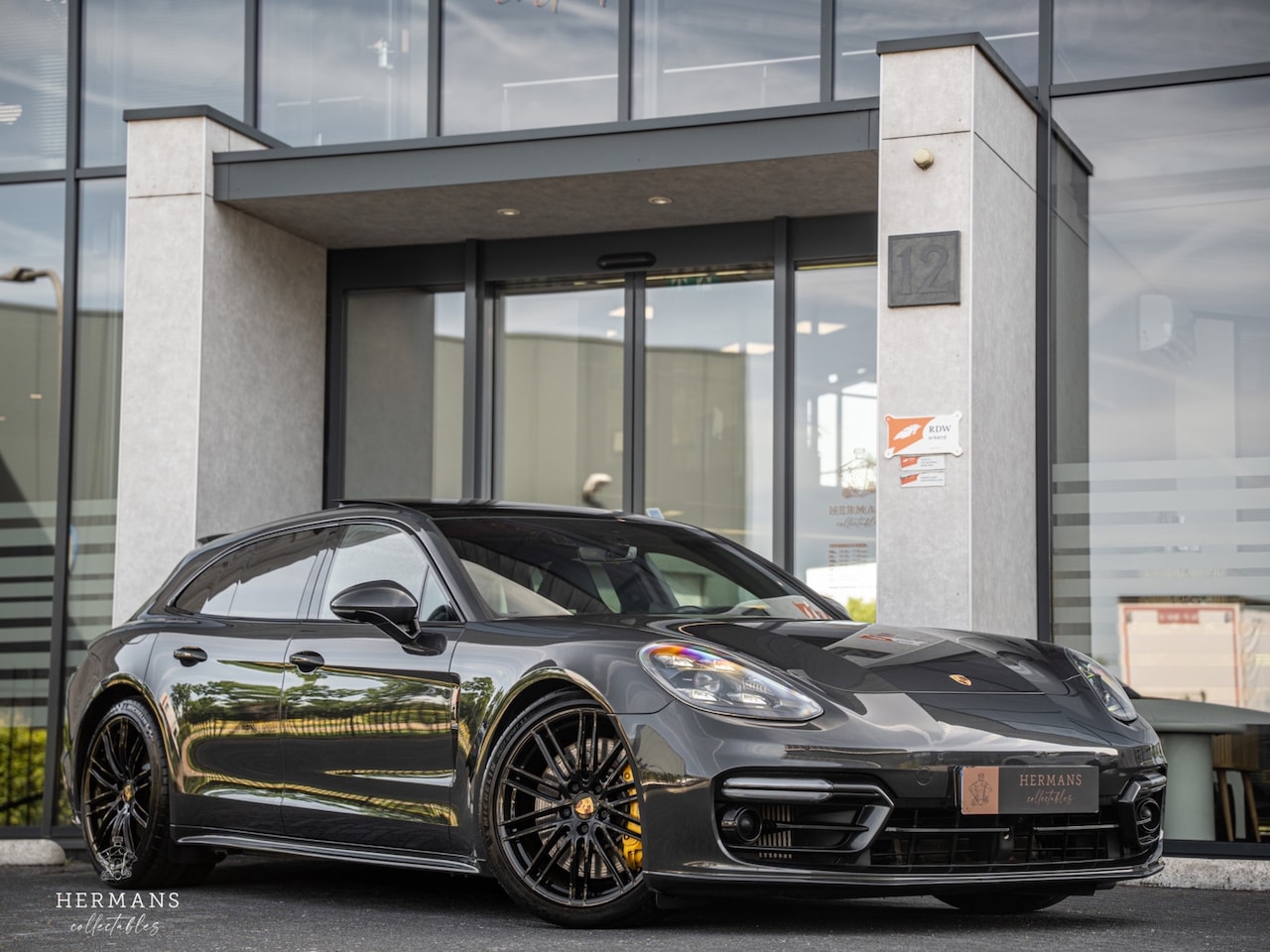 Porsche Panamera Sport Turismo - 2.9 4S E-Hybrid / BOSE / HUD / Pano / Sport-Chrono / Sport-Design - AutoWereld.nl