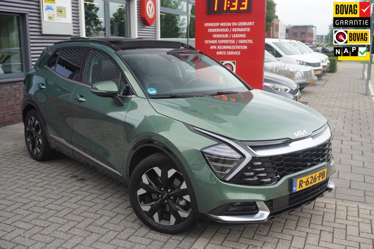 Kia Sportage - 1.6 T-GDi Plug-in Hybrid AWD DynamicPlusLine / Pano / ACC / Trekhaak / Camera / SOH 97,6% - AutoWereld.nl