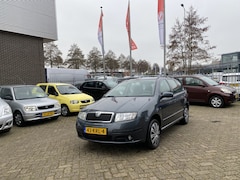 Skoda Fabia Combi - 1.2-12V Ambiente, Airco, Cruisecontrol, Bleutooth, Trekhaak, Elektrischpakket, Achteruitri