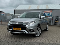 Mitsubishi Outlander - 2.4 PHEV Pure#Dak#Carplay#TwinMotor 4WD