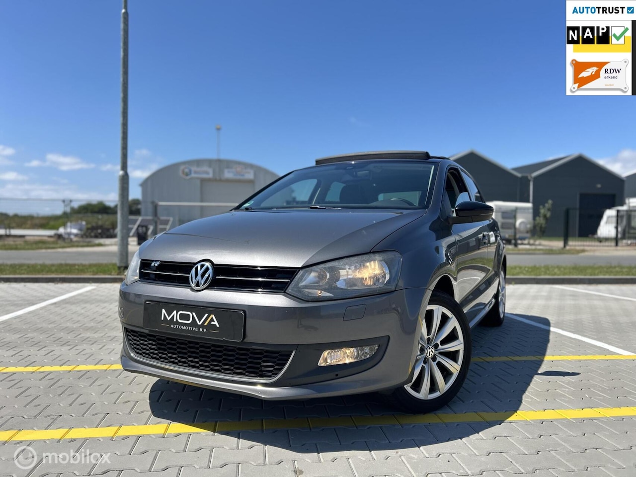 Volkswagen Polo - 1.4-16V R-LINE|APK|CARPLAY|AIRCO|PANO| - AutoWereld.nl