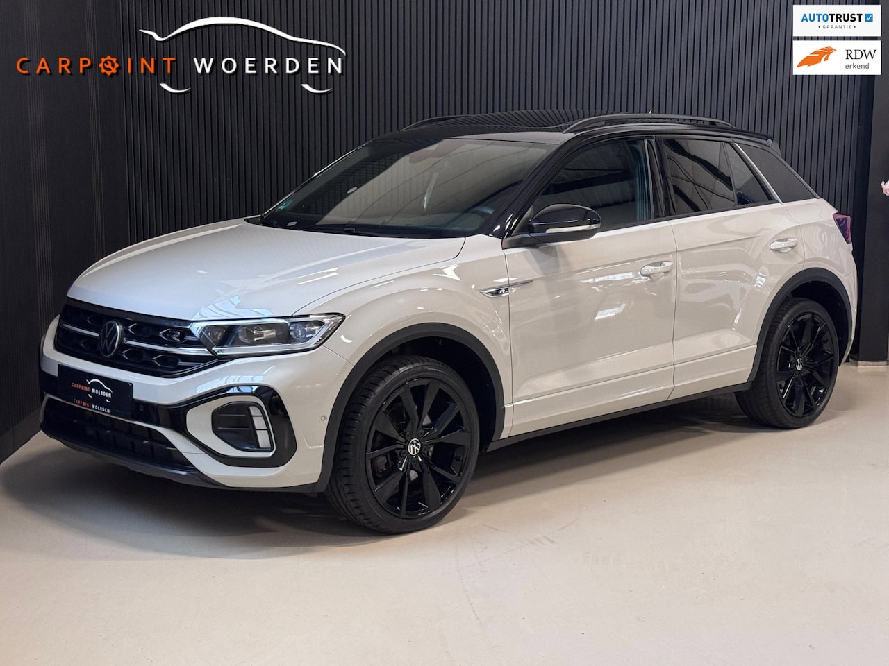Volkswagen T-Roc - 2.0 TSI 4Motion 3X R-LINE | PANO | IQ LIGHT | BEATS | VOL! - AutoWereld.nl