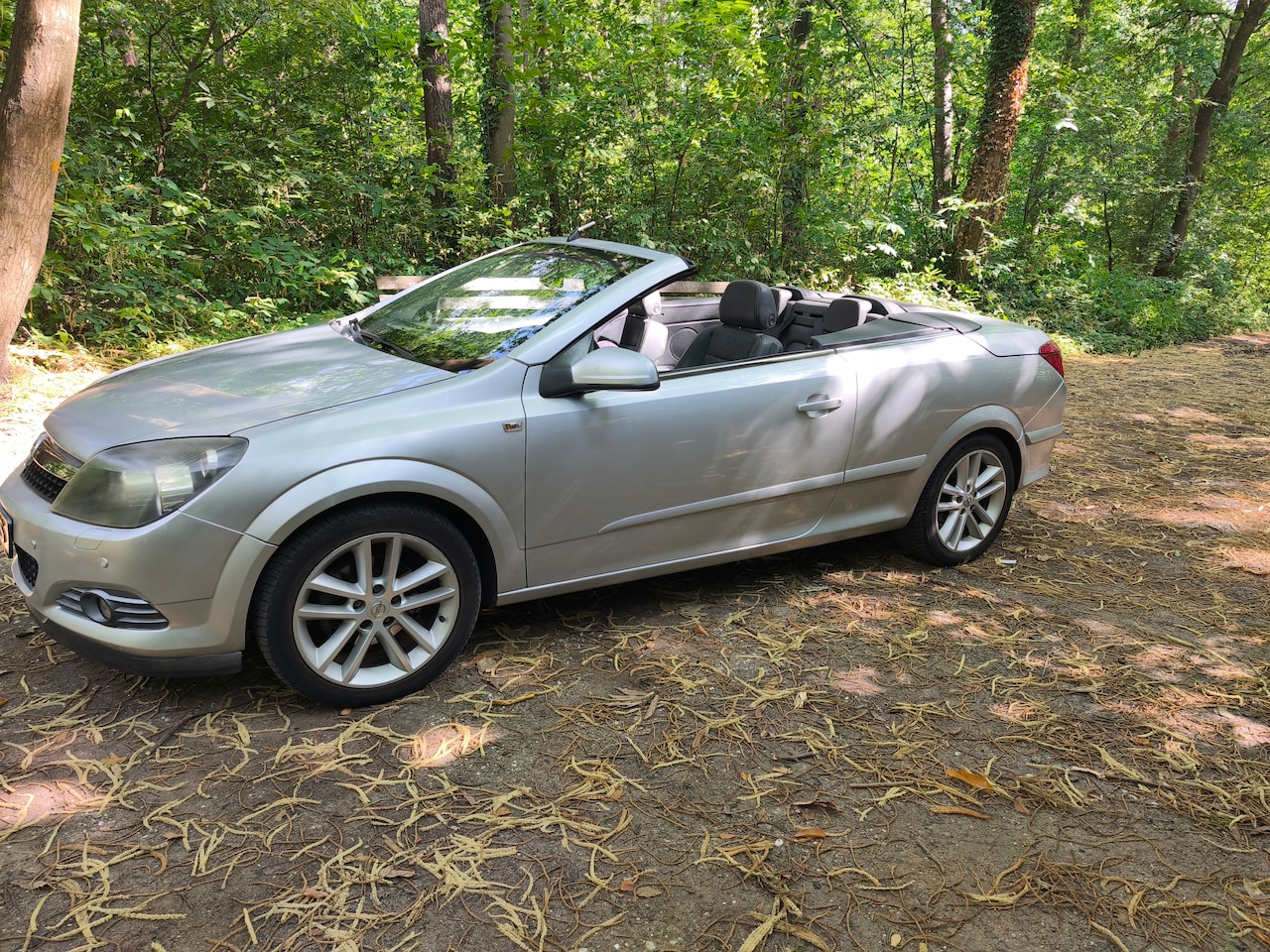 Opel Astra TwinTop - 1.8 Cosmo - AutoWereld.nl
